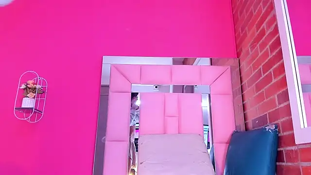 Snapshot of Baby_doll_XOXO chatting on 02-07-26, 01:04 Baby doll XOXO online show from 02-07-26, 01:04