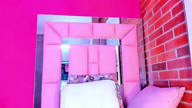 Snapshot of Baby_doll_XOXO chatting on 02-25-26, 12:15 Baby doll XOXO online show from 02-25-26, 12:15