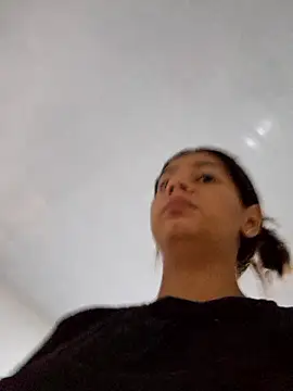 Snapshot of Cris18sexy chatting on 02-14-26, 12:35 Cris18sexy online show from 02-14-26, 12:35