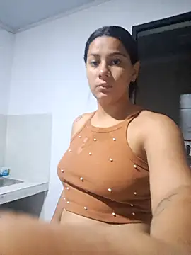 Snapshot of Cris18sexy chatting on 05-19-26, 11:38 Cris18sexy online show from 05-19-26, 11:38