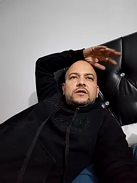 Snapshot of InstintoElite chatting on 02-25-26, 02:21 InstintoElite online show from 02-25-26, 02:21