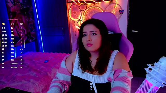 Snapshot of ALIS_E_G chatting on 06-23-26, 05:22 ALIS E G online show from 06-23-26, 05:22