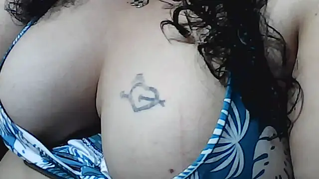 Snapshot of Danavane22 chatting on 02-21-26, 08:10 Danavane22 online show from 02-21-26, 08:10