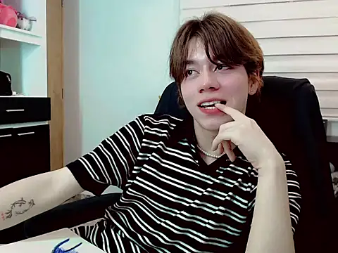 duvisex19 online show from 04-05-26, 04:09