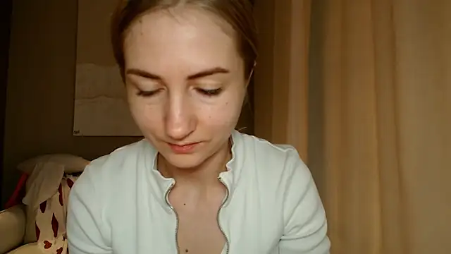 Snapshot of BluueSilk chatting on 02-04-25, 12:33 BluueSilk online show from 02-04-25, 12:33