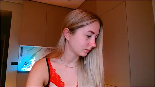 Snapshot of BluueSilk chatting on 12-23-25, 06:44 BluueSilk online show from 12-23-25, 06:44