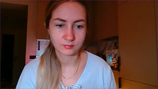 Snapshot of BluueSilk chatting on 01-08-26, 06:16 BluueSilk online show from 01-08-26, 06:16