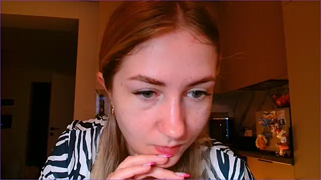 Snapshot of BluueSilk chatting on 02-04-26, 06:08 BluueSilk online show from 02-04-26, 06:08