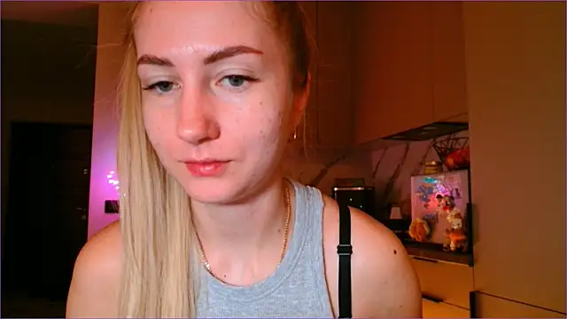 Snapshot of BluueSilk chatting on 02-05-26, 06:18 BluueSilk online show from 02-05-26, 06:18