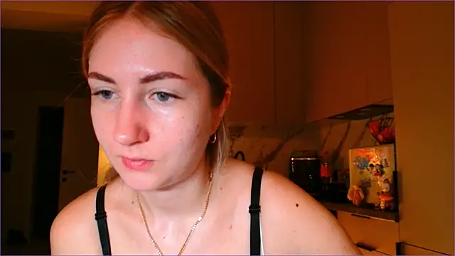 Snapshot of BluueSilk chatting on 02-07-26, 06:28 BluueSilk online show from 02-07-26, 06:28