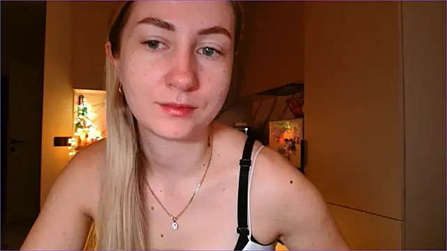 Snapshot of BluueSilk chatting on 02-17-26, 06:10 BluueSilk online show from 02-17-26, 06:10