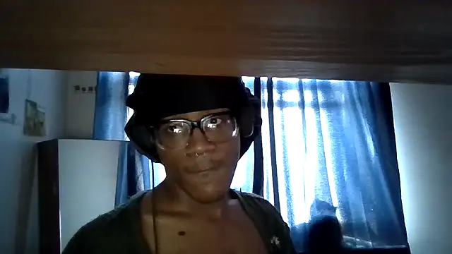 Snapshot of vexahleah chatting on 07-19-26, 03:16 vexahleah online show from 07-19-26, 03:16