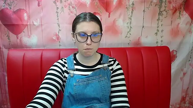 Snapshot of LilianaShine chatting on 05-14-26, 05:14 LilianaShine online show from 05-14-26, 05:14