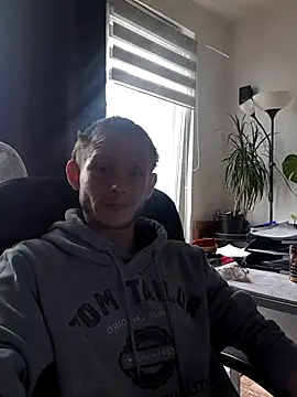 Snapshot of Jungspund25- chatting on 05-15-26, 10:00 Jungspund25- online show from 05-15-26, 10:00