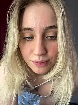 Snapshot of LovelyMiu chatting on 04-30-26, 01:28 LovelyMiu online show from 04-30-26, 01:28