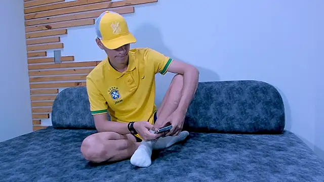 Snapshot of tiian_ chatting on 02-16-26, 07:21 tiian online show from 02-16-26, 07:21