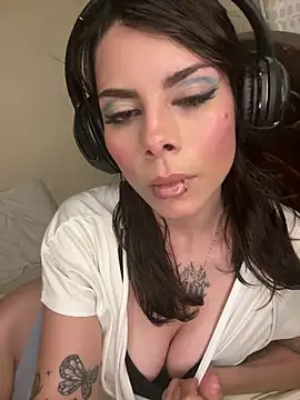 Snapshot of Isalove99 chatting on 02-13-26, 04:30 Isalove99 online show from 02-13-26, 04:30