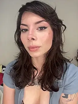 Snapshot of Isalove99 chatting on 02-25-26, 01:32 Isalove99 online show from 02-25-26, 01:32