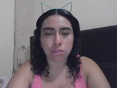Snapshot of DalilahMx chatting on 04-28-26, 03:06 DalilahMx online show from 04-28-26, 03:06