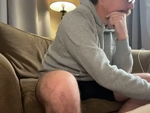 Snapshot of Curious_madame_scotsman chatting on 03-15-26, 03:18 Curious madame scotsman online show from 03-15-26, 03:18