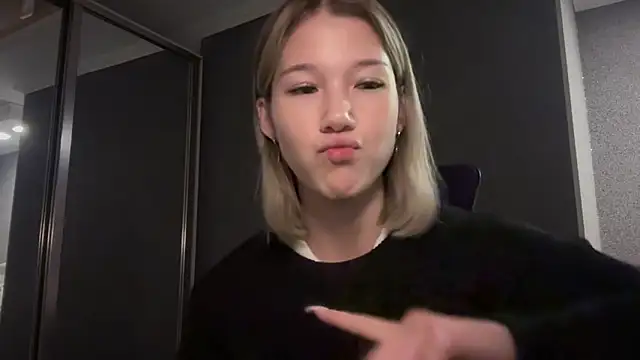 lilXdomiii online show from 04-10-26, 01:49