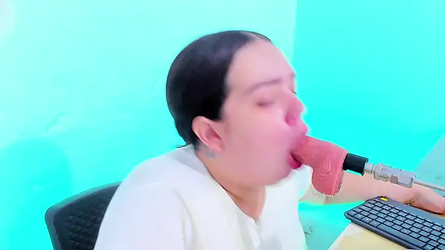 Emely pregnantt online show from 02-03-26, 10:37