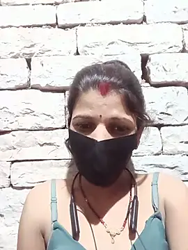 Snapshot of Divya-11431 chatting on 06-20-26, 08:39 Divya-11431 online show from 06-20-26, 08:39