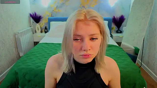 Snapshot of Kate_Krose chatting on 04-26-26, 01:03 Kate Krose online show from 04-26-26, 01:03