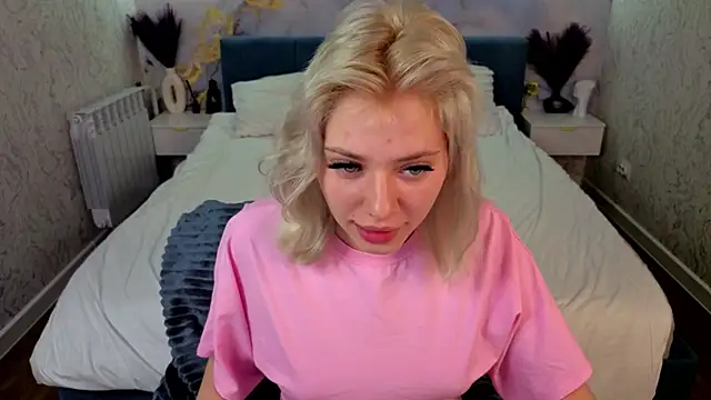 Snapshot of Kate_Krose chatting on 05-09-26, 01:00 Kate Krose online show from 05-09-26, 01:00
