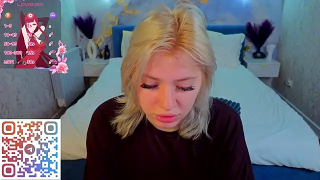 Snapshot of Kate_Krose chatting on 05-15-26, 01:12 Kate Krose online show from 05-15-26, 01:12