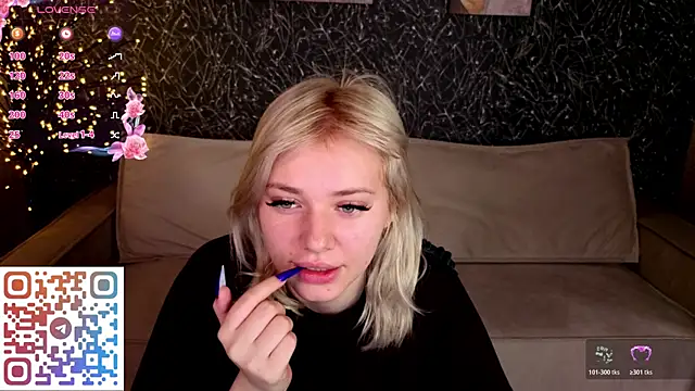 Snapshot of Kate_Krose chatting on 05-21-26, 04:58 Kate Krose online show from 05-21-26, 04:58