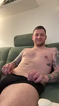 Snapshot of LubasOriginMen chatting on 02-08-26, 03:37 LubasOriginMen online show from 02-08-26, 03:37