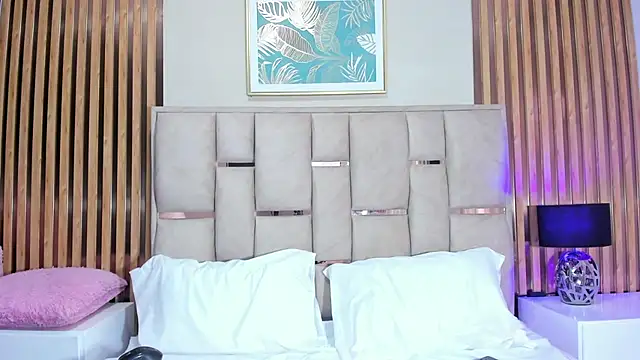 Snapshot of emma_evanss__ chatting on 02-25-26, 12:04 emma evanss online show from 02-25-26, 12:04