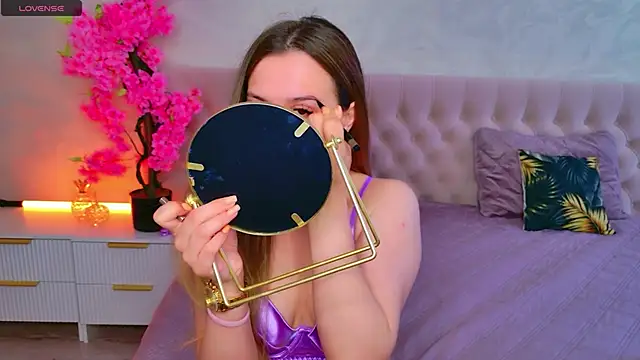 Snapshot of JasminUqueen chatting on 06-01-26, 02:02 JasminUqueen online show from 06-01-26, 02:02