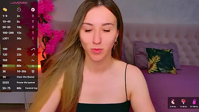 Snapshot of JasminUqueen chatting on 06-08-26, 01:39 JasminUqueen online show from 06-08-26, 01:39