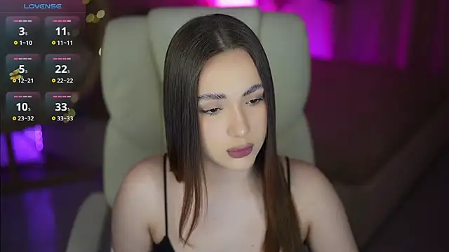 OliviaMoore  online show from 04-19-26, 07:05