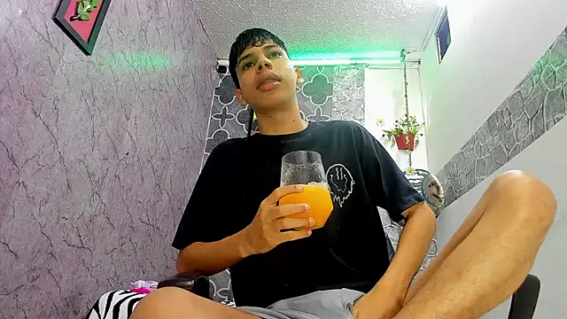 sexyboys cutexx18 online show from 02-09-26, 10:14