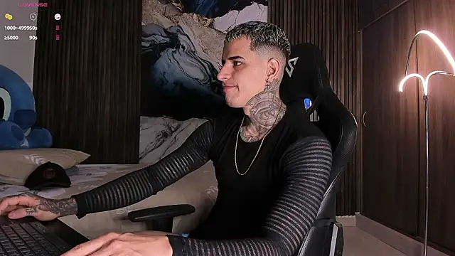 Snapshot of trisstann_ chatting on 02-14-26, 04:48 trisstann online show from 02-14-26, 04:48