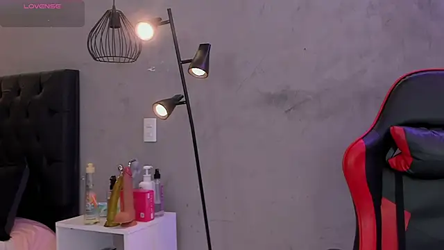 naomi  blair online show from 04-01-26, 02:56