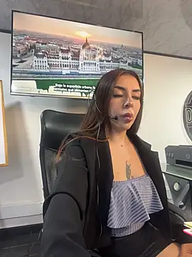 Sweet bellaa  online show from 04-22-26, 06:38