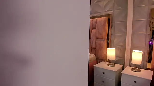 Paris Velvet online show from 06-01-26, 10:33