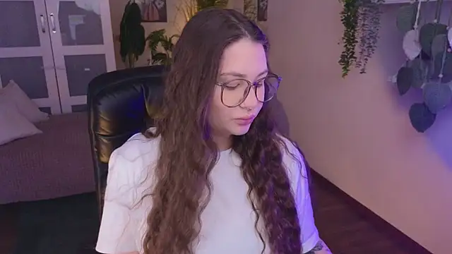 Snapshot of vanessaparadiza chatting on 05-16-26, 01:43 vanessaparadiza online show from 05-16-26, 01:43
