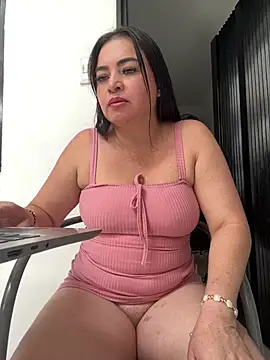 Snapshot of candy69- chatting on 07-11-26, 04:53 candy69- online show from 07-11-26, 04:53