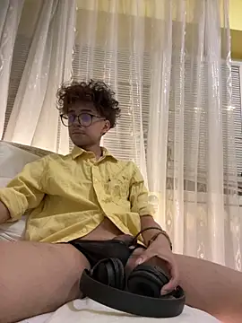 Snapshot of monkeyk1ng chatting on 03-12-26, 06:47 monkeyk1ng online show from 03-12-26, 06:47