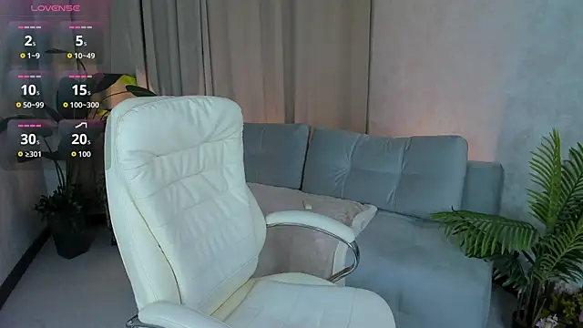 Snapshot of Monika_Martinezz chatting on 05-23-26, 04:07 Monika Martinezz online show from 05-23-26, 04:07