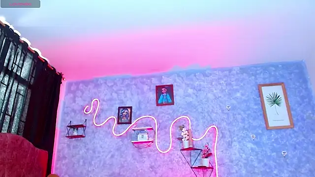 Everlin  Hot  online show from 03-26-26, 04:01