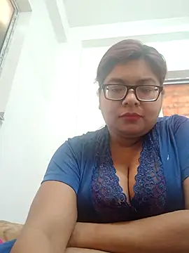 Elie Hallway online show from 03-08-26, 02:37