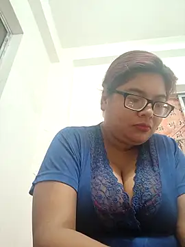 Elie Hallway online show from 03-25-26, 12:38