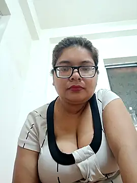 Elie Hallway online show from 04-23-26, 08:57