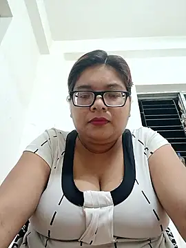 Snapshot of Elie_Hallway chatting on 05-13-26, 05:32 Elie Hallway online show from 05-13-26, 05:32